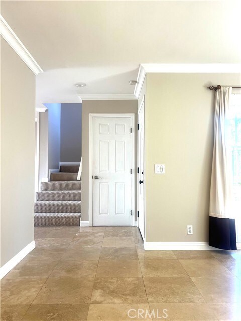 Building Photo - 5052 Hampton Ct