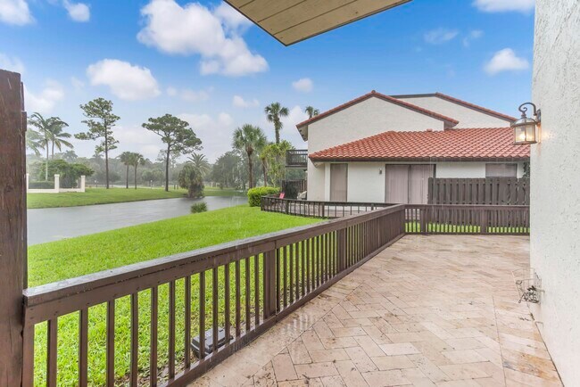 Building Photo - 5790 Fox Hollow Dr