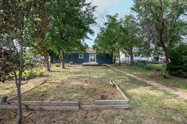 Building Photo - 2404 W 29th St S