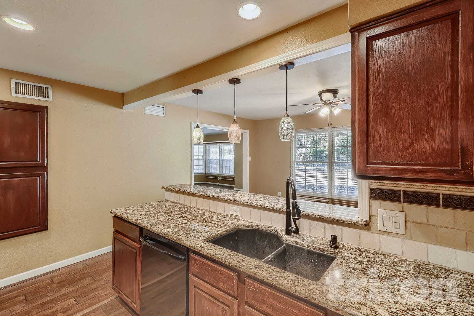 Building Photo - 418 Tammy Dr