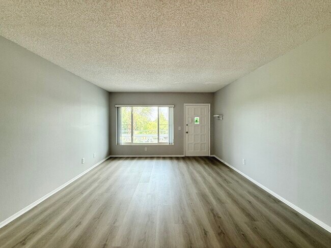 Building Photo - 2455 Finlandia Ln
