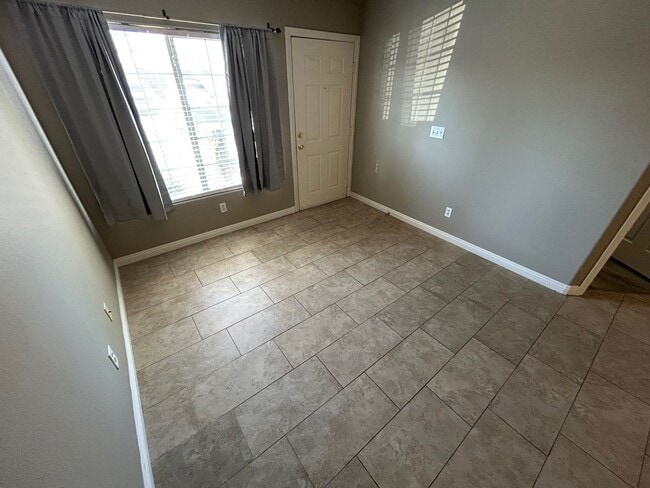Building Photo - COMPLETED REMODELED 3 BEDROOM, SINGLE STOR...