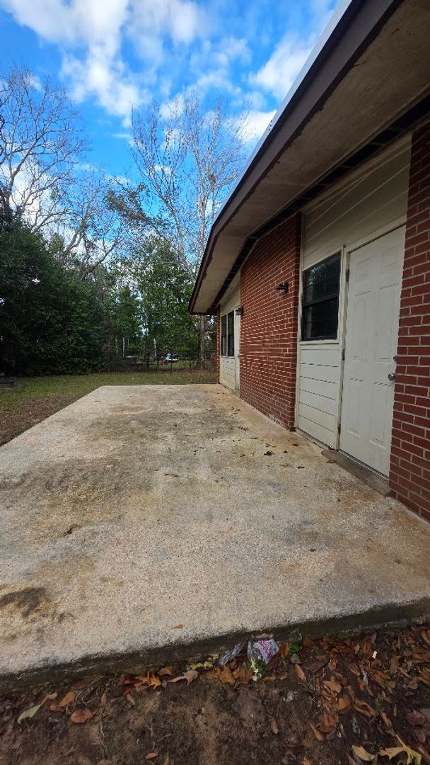 Building Photo - 1974 S Riverview Cir