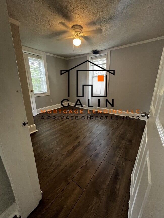 Building Photo - 745 E Waldburg St