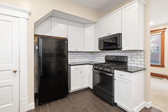 Building Photo - 22 E Frankfort St