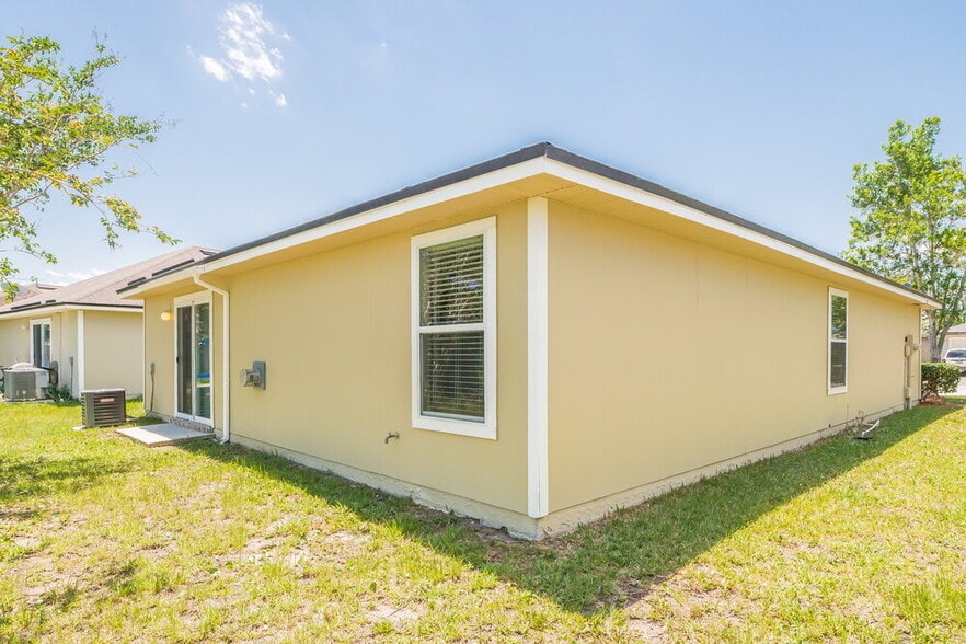 Building Photo - 3341 Volley Dr
