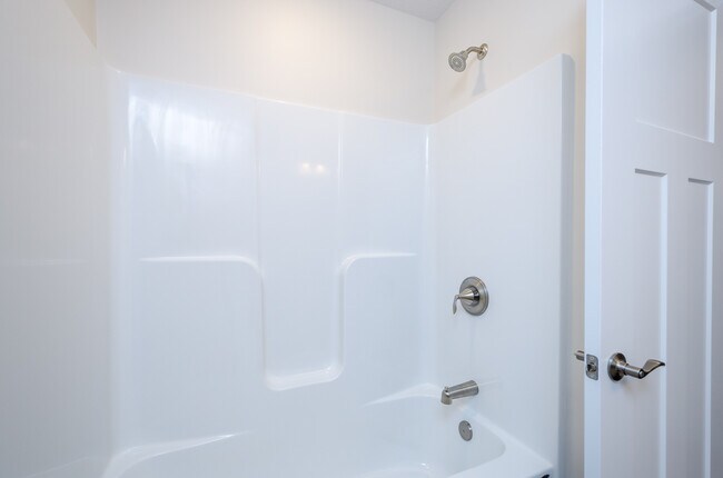Building Photo - 9250 Brook Hollow Ln