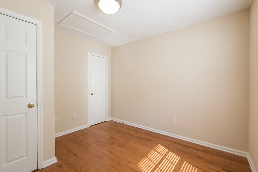 Building Photo - 134 Summer Crest Pl SW