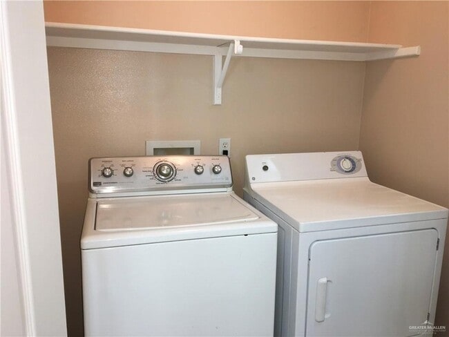 Building Photo - 3110 E Diamondhead Ave