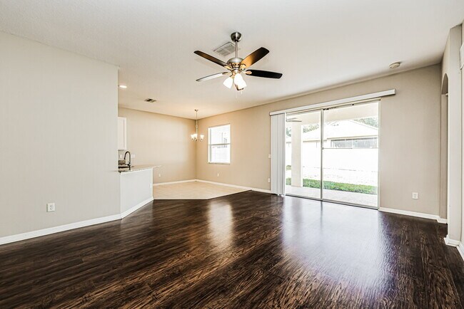 Building Photo - 408 Thicket Crest Rd