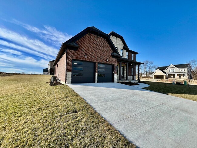 Building Photo - NEW, big, beautiful, Executive Home Liberty Twp