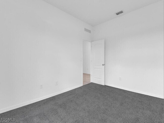 Building Photo - 2032 NW 32nd Ct