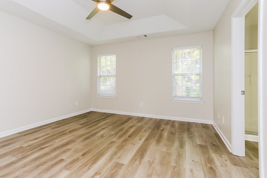 Building Photo - 2376 Carousel Park Dr