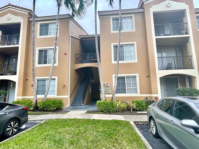 Building Photo - 8010 N Nob Hill Rd