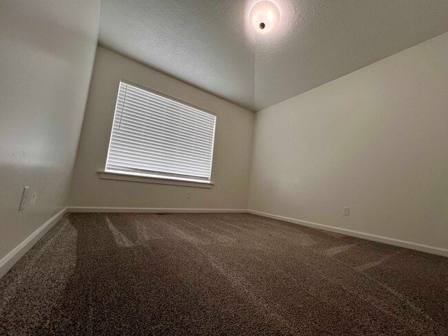 Building Photo - 611 W 650 S