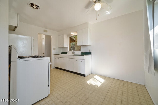 Building Photo - 1245 Plumas St