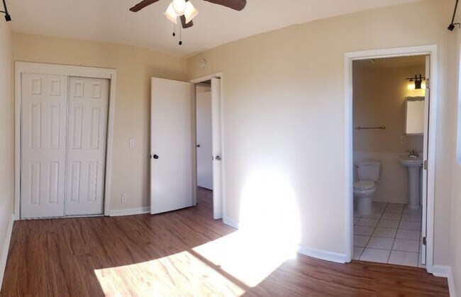 Building Photo - 3bdr duplex minutes from San Diego State!