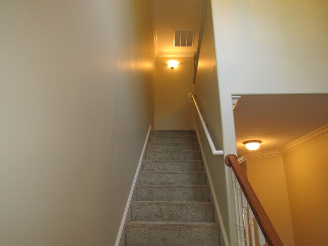 Building Photo - 3400DBarack
