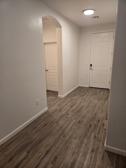 Building Photo - 579 W Camino Sorpresa