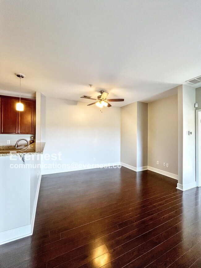 Building Photo - 7231 Althorp Way