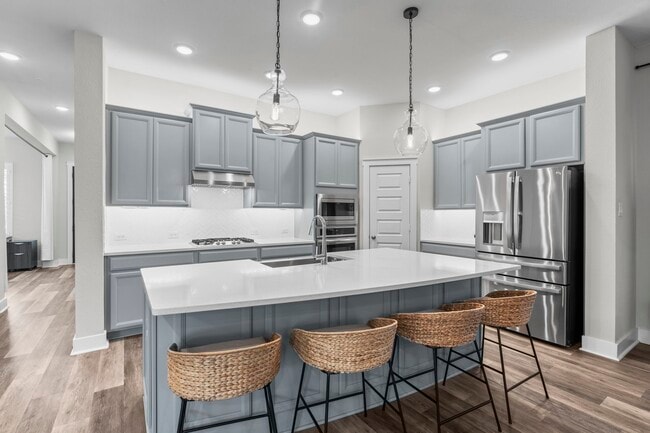 Building Photo - 218 Thistle Dr