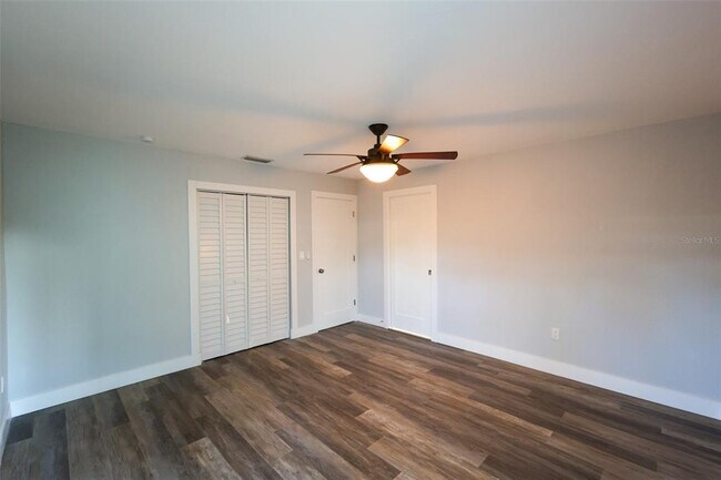 Building Photo - 10136 Paradise Blvd