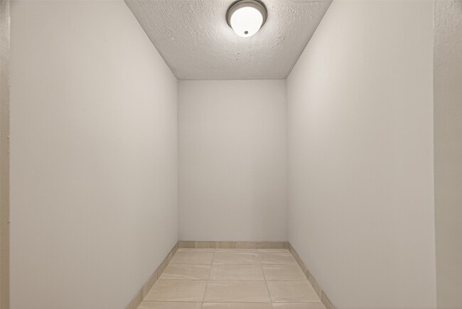 Building Photo - 1310 Belshire Rd