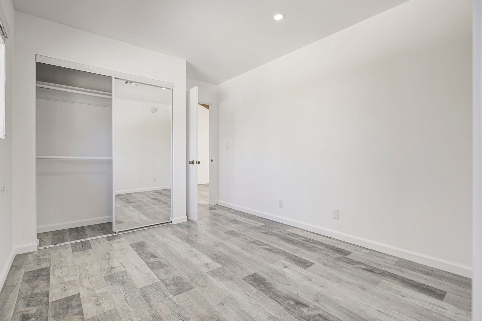 Building Photo - 6011 Bellaire Ave