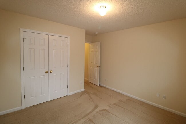 Building Photo - 2655 Stratford Lake Rd