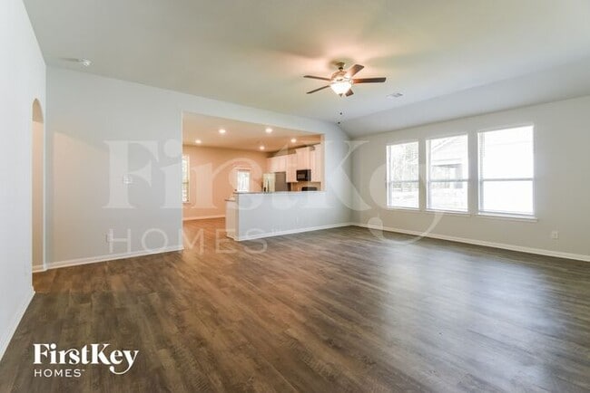 Building Photo - 131 Lk Wy Cir