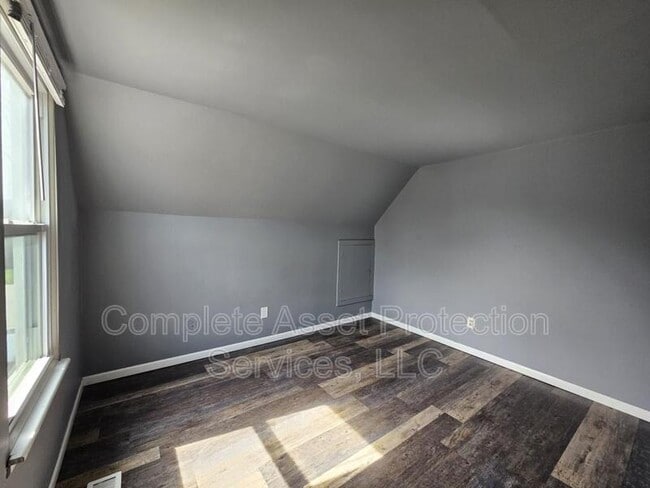 Building Photo - 5955 Tyler Pl