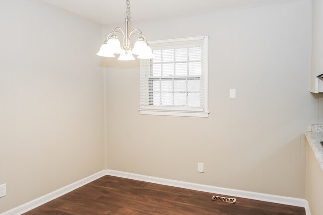 Building Photo - 3463 Darlene Cir NW