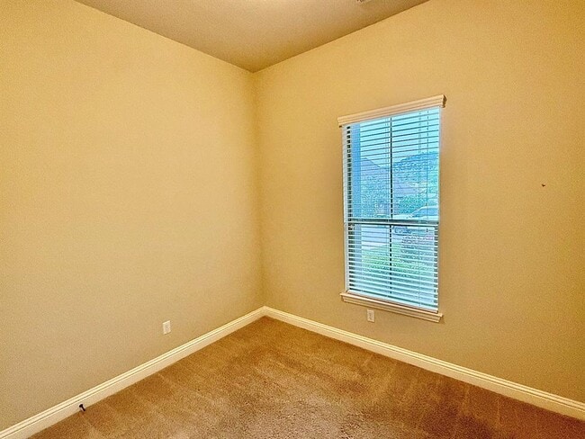 Building Photo - 5512 Lipan Apache Bend