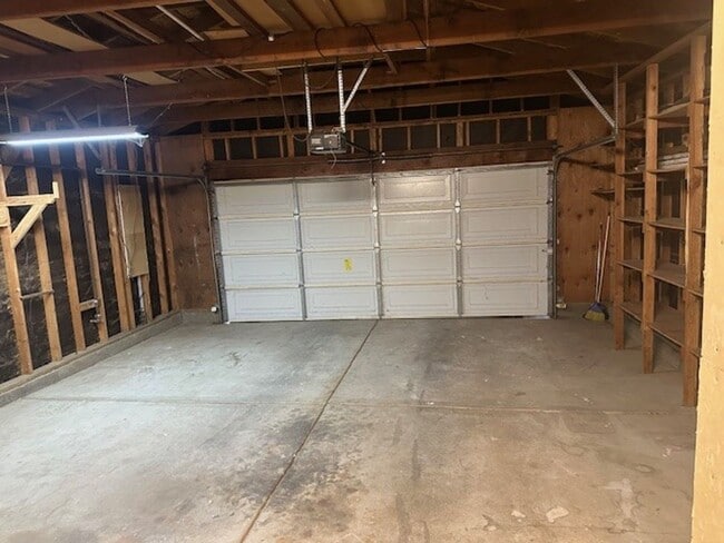 Building Photo - Beautifully Remodeled 2-Story Home in Exce...