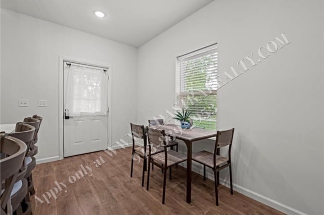 Building Photo - Like New Furnished Home in Lawrence Short Term Lease-Coming SOON!!