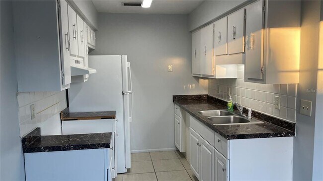 Building Photo - 5234 Curry Ford Rd