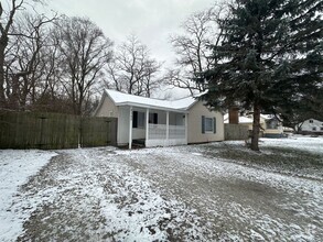 Building Photo - Three Bedroom Home in East Muskegon