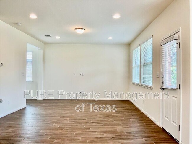 Building Photo - 417 Cinnamon Teal Ln