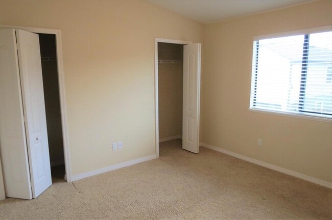 Building Photo - 5431 Windsor Lake Cir