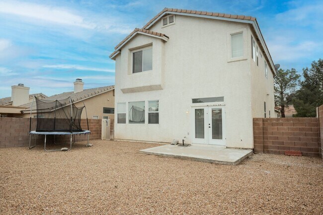 Building Photo - Honey, I’m Home! This Lovely 3 Bedroom, Two-Story Home Is Located In Summerlin.