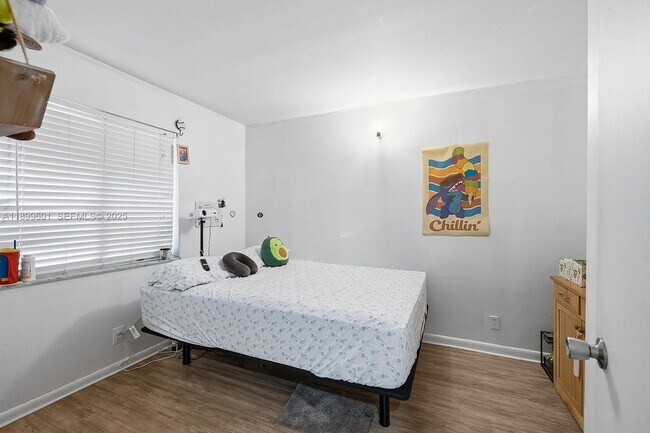 Building Photo - 428 Lakeview Dr