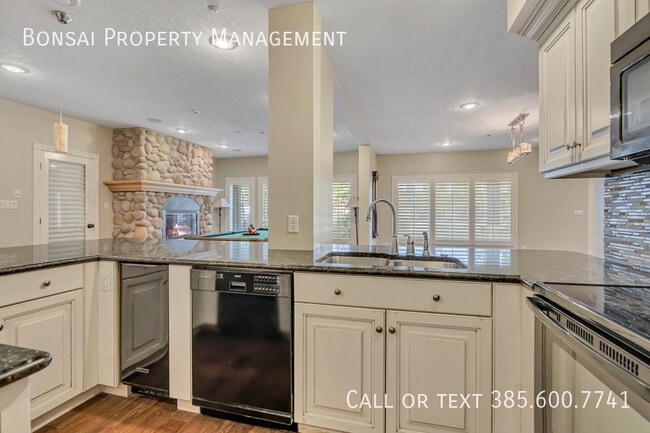 Building Photo - 11291 Palisade View Dr