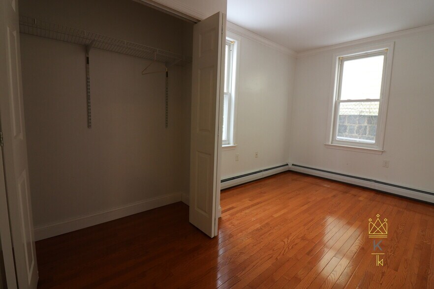 Building Photo - 22 Darling St