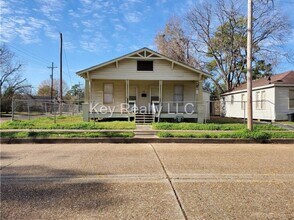Building Photo - ****201 North 16th street - Alexandria MOV...
