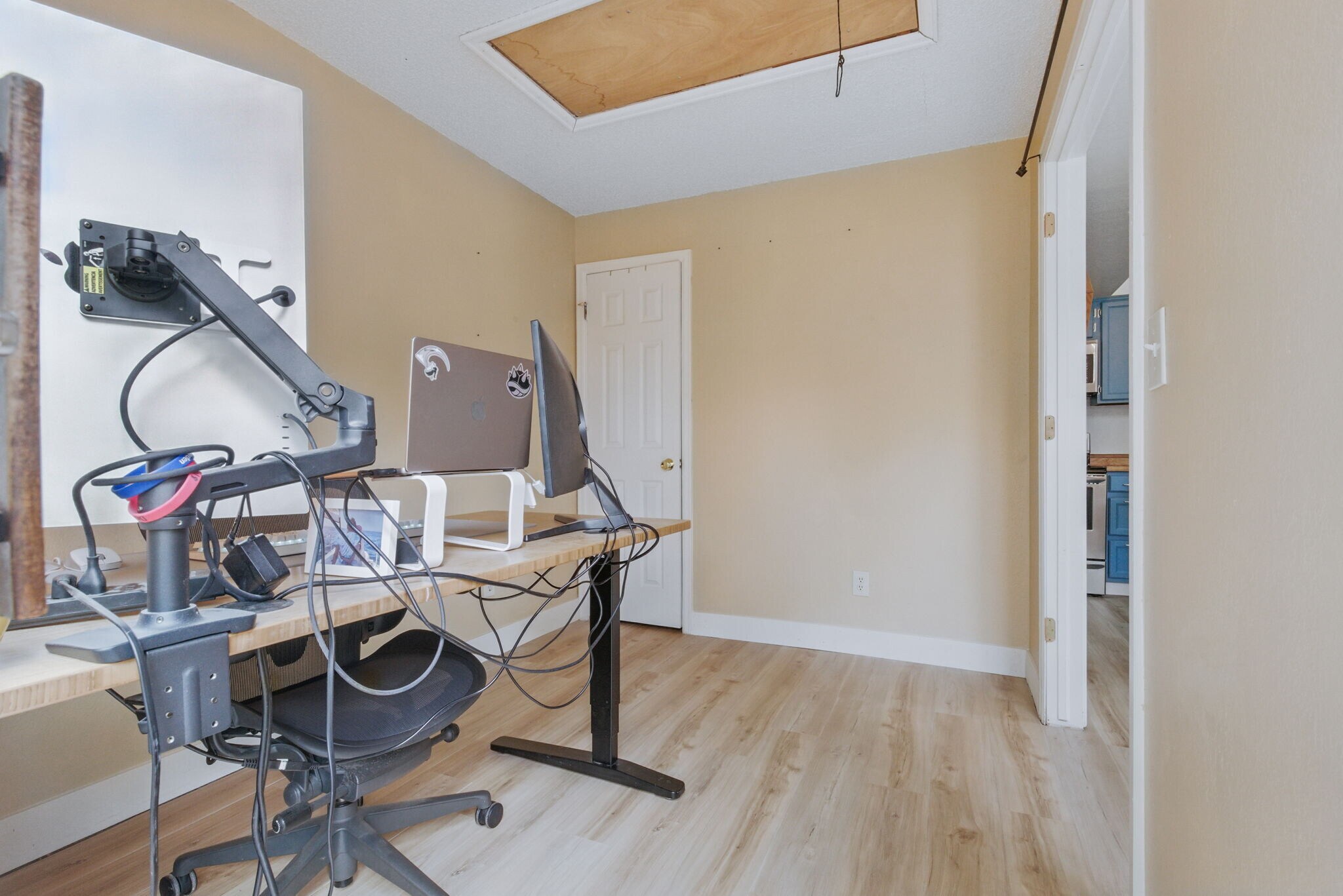 Building Photo - 6076 Gunbarrel Ave