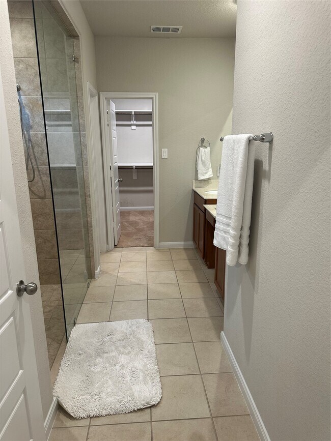 Building Photo - 1617 Darwin Cedar Dr