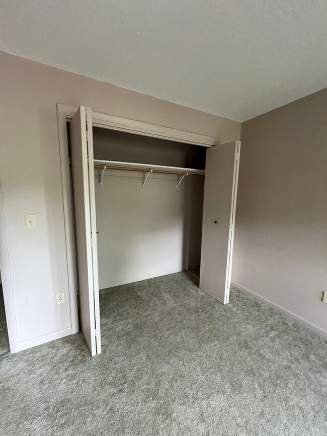 Building Photo - Humbolt Lp condos