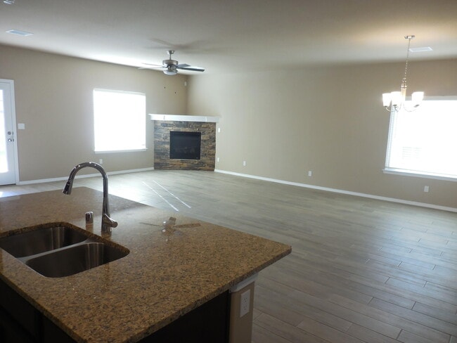 Building Photo - 7312 Glacier Dr