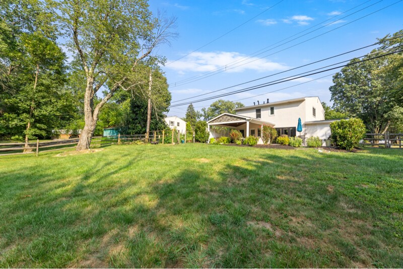 Building Photo - 1621 Clearview Ave