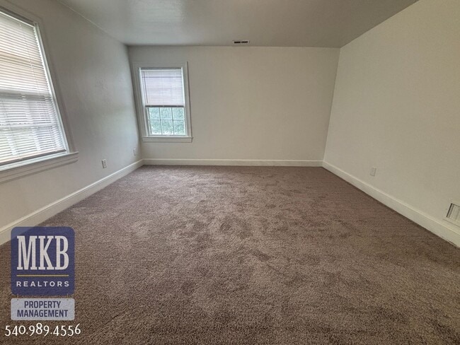 Building Photo - Garden City Property